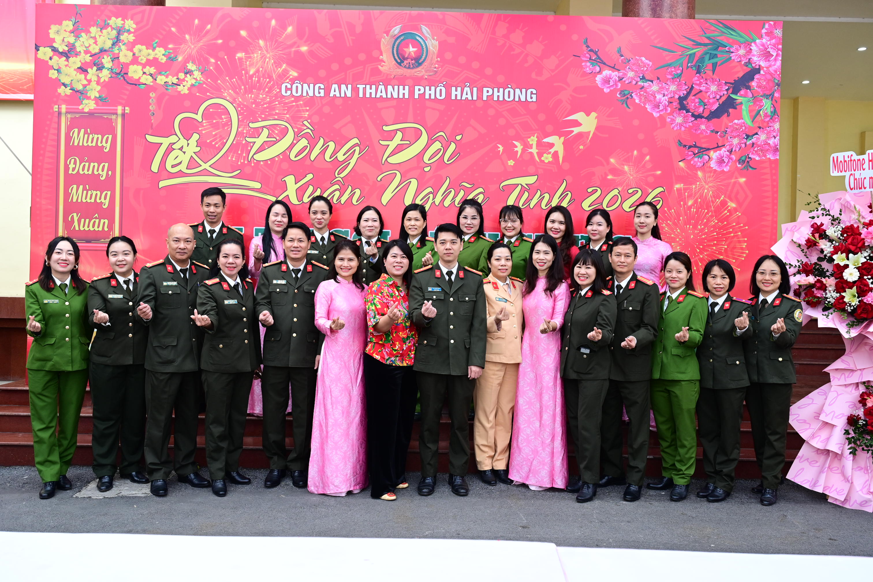 Sôi nổi Hội chợ xuân “Tết đồng đội - Xuân nghĩa tình” và Hội thi “Gói bánh chưng”